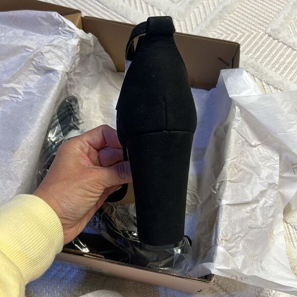 JUSTFAB - Lorelai Block Heeled Sandal in Black - Picture 5 of 7